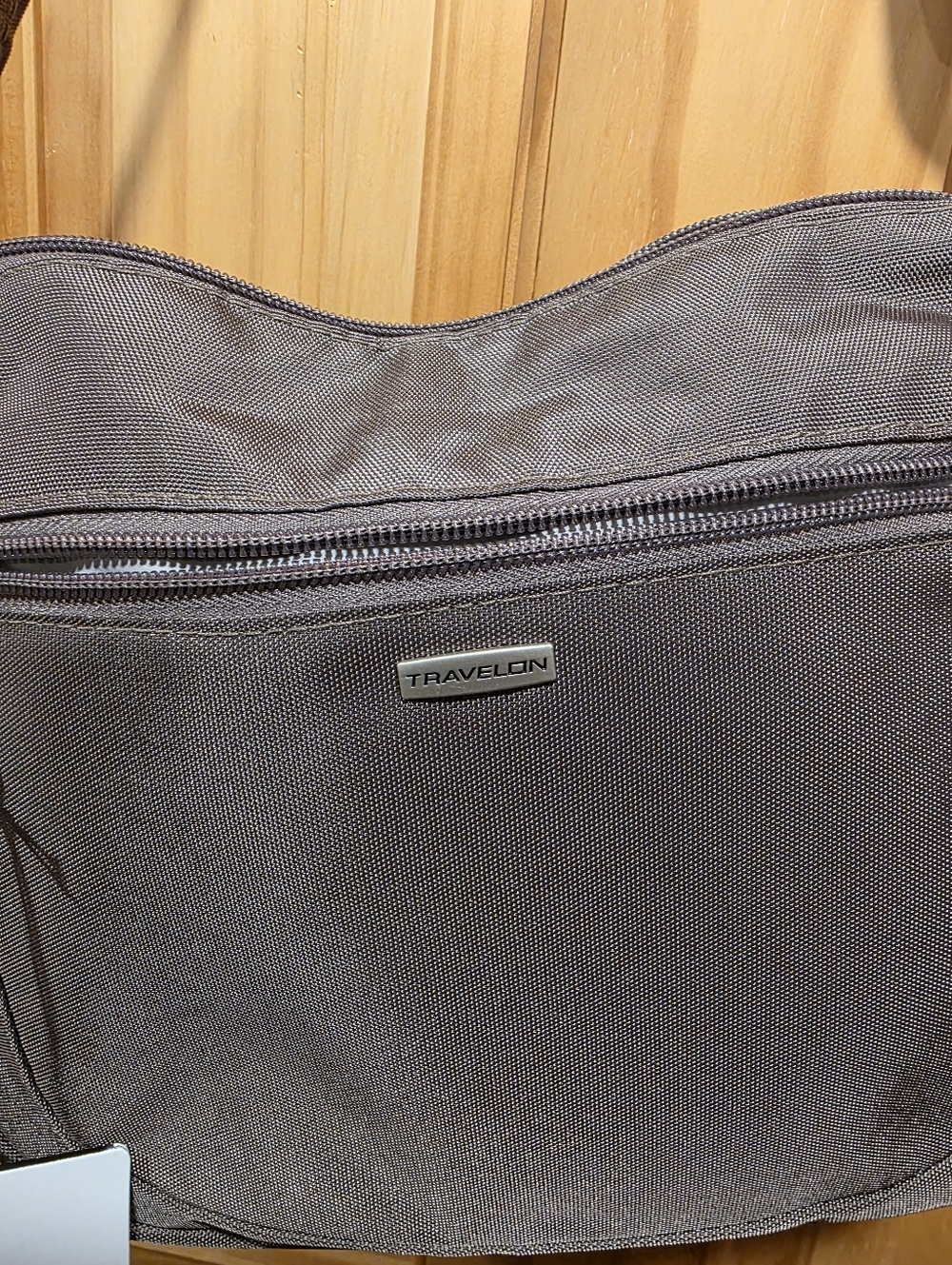 Travelon  Womens Taupe/Brown Crossbody Organizer Bag